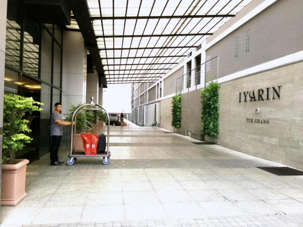 Iyarin@Tuk Chang Ratchayothin Hotel Bangkok Exterior foto